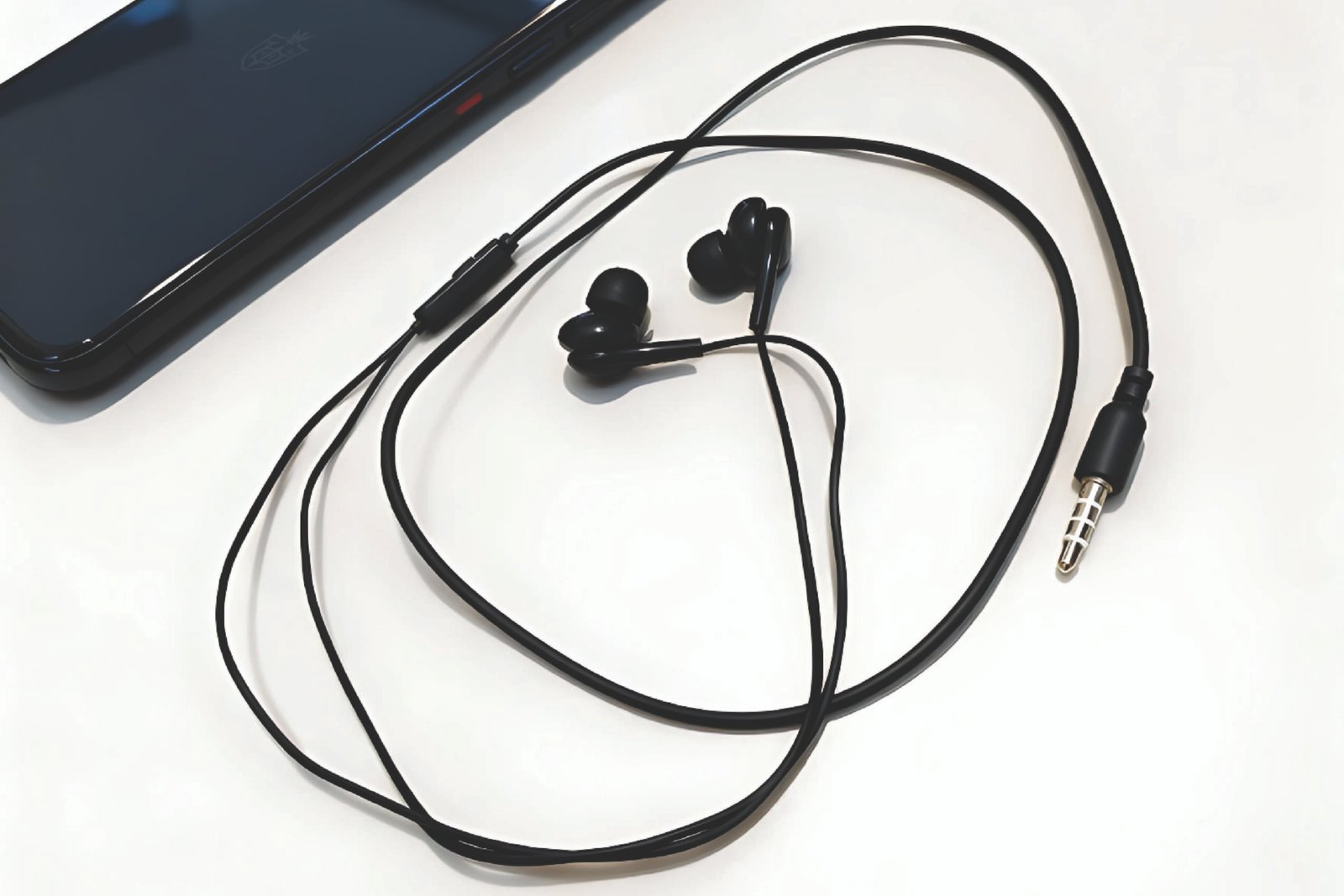 Sanso Wired Handsfree Earphones with HD Sound in UAE